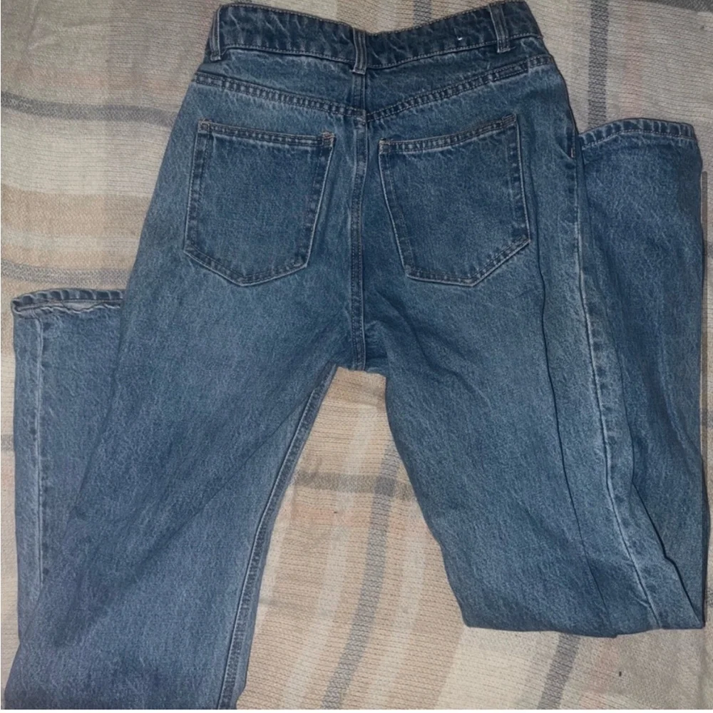 H&M jeans - Picture 3 of 3